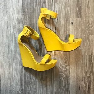 Yellow wedges